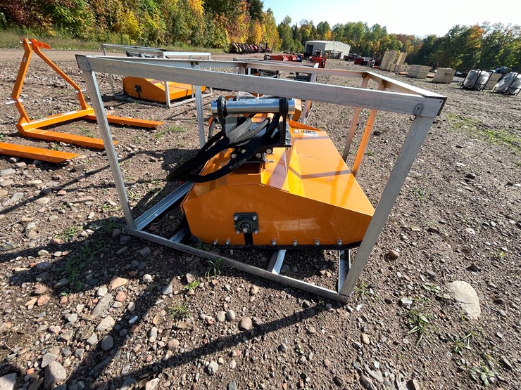 #8346-•-wolverine-48"-flail-mower,-mini-excavator-image-4