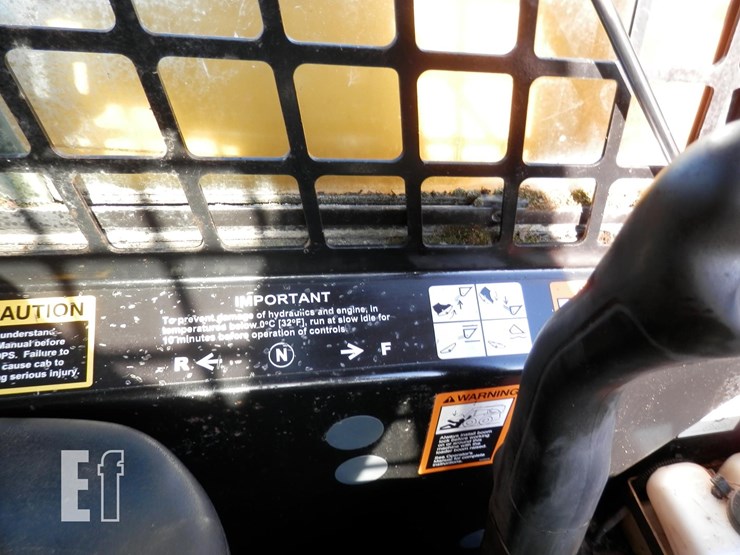 2008-deere-325-image-11
