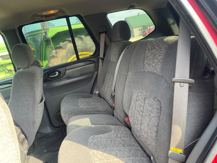 2004-gmc-envoy-image-25