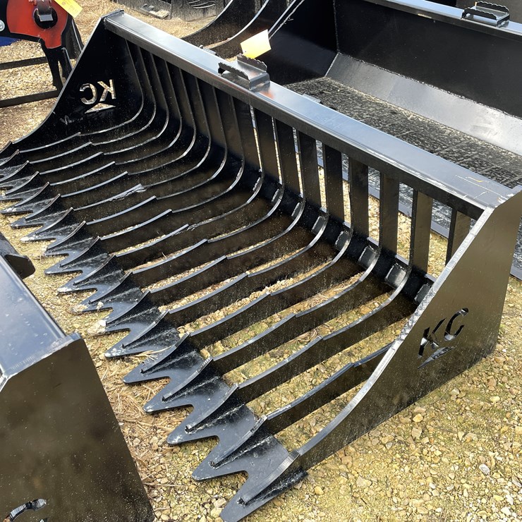 #3009 • Skid Steer 6'-6" Rock Bucket
