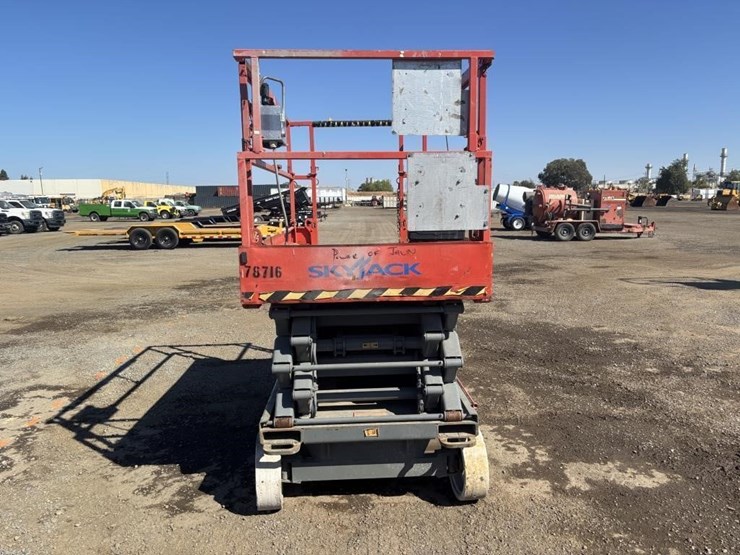 skyjack-sj4632-scissor-lift-image-5