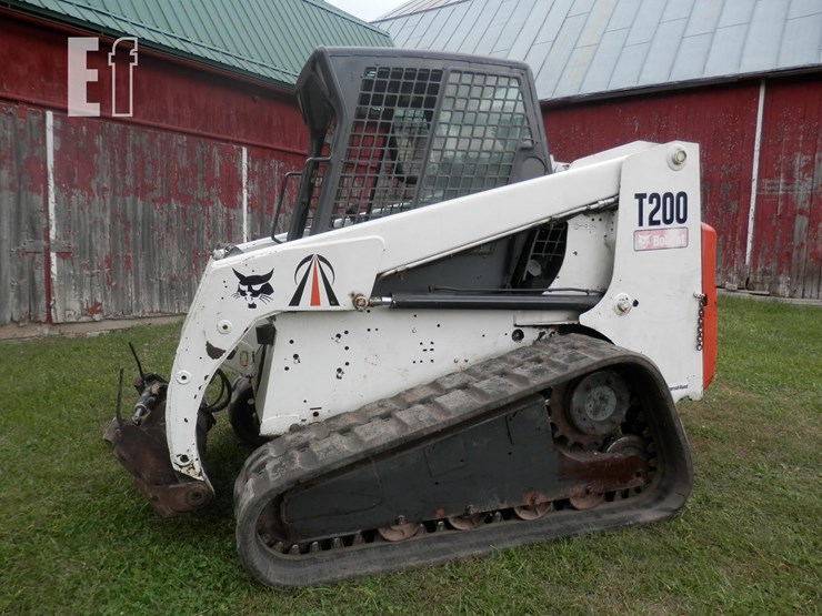 2002-bobcat-t200-image-2