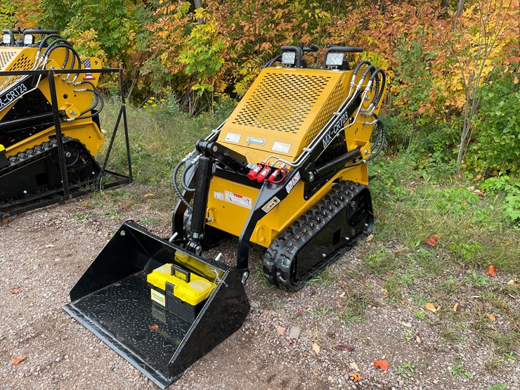 #8170-•-agt-compact-track-loader-image-1