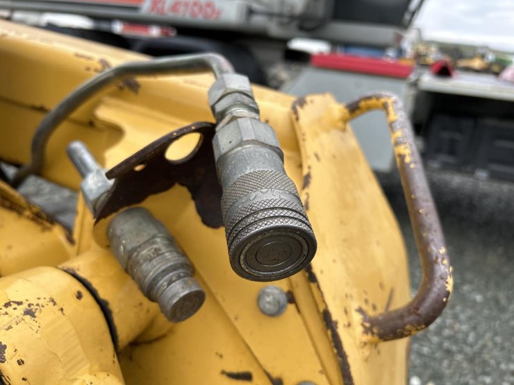 deere-240-image-16