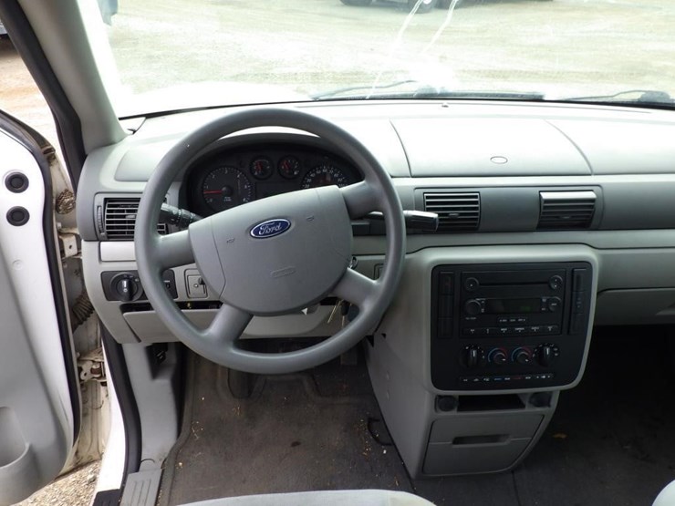 2004-ford-freestar-image-9