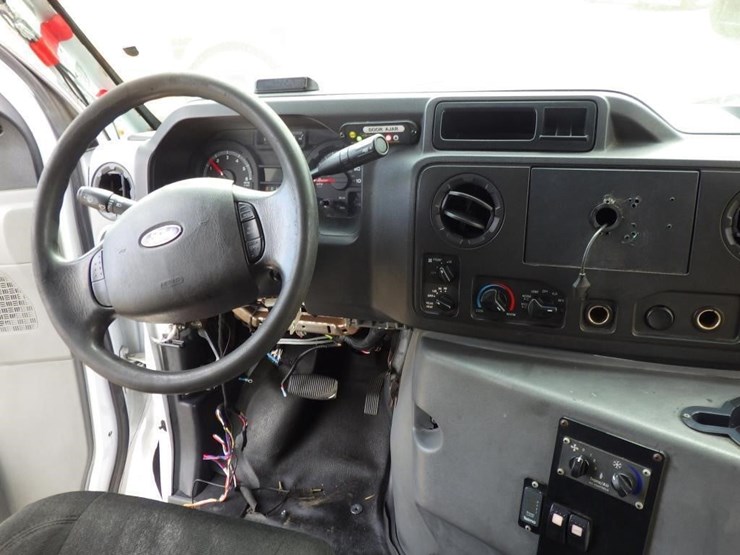 2017-ford-e450-image-8