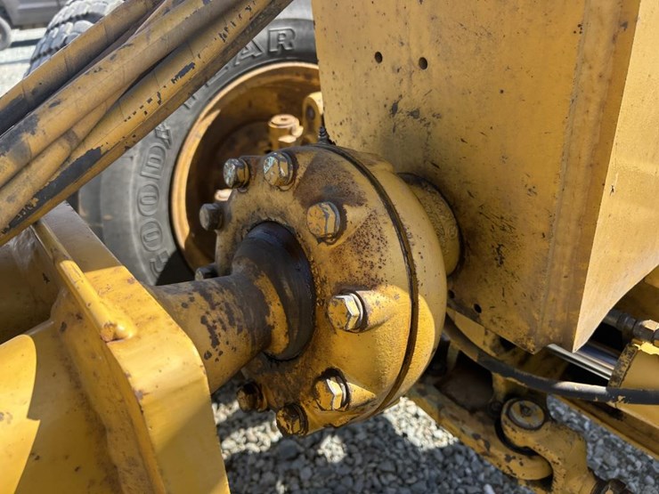 deere-770bh-image-27