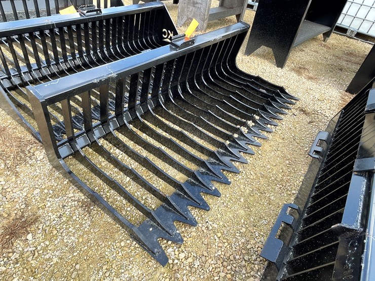 #3012-•-skid-steer-6'-6"-rock-bucket-image-2