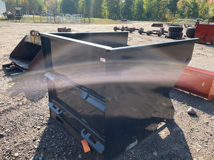 #8210-•-new-kc-skid-steer-trash-hopper-image-4