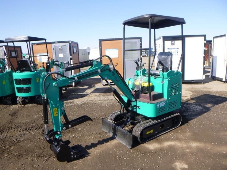 2025-agt-h15r-hydraulic-excavator-image-1