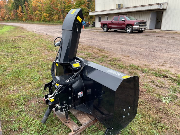 #8065-•-2024-bad-boy-4035ch-4wd-tractor-with-front-mount-berco-66"-snowblower-image-71