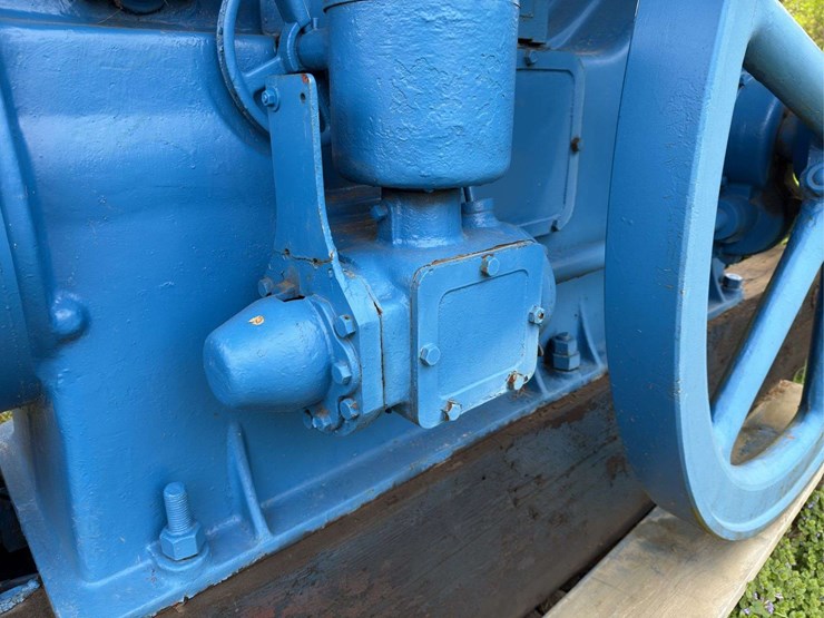 25hp-superior-oil-field-engine-image-10