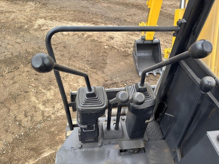 komatsu-pc28uu-image-25
