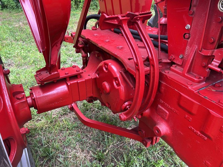farmall-560-diesel-image-33
