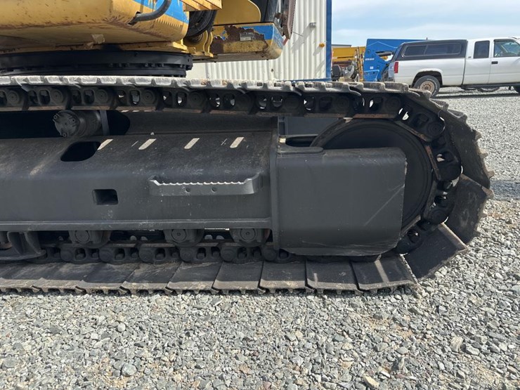 2011-caterpillar-320d-image-81