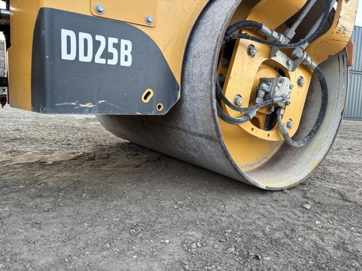 2018-volvo-dd25b-image-12
