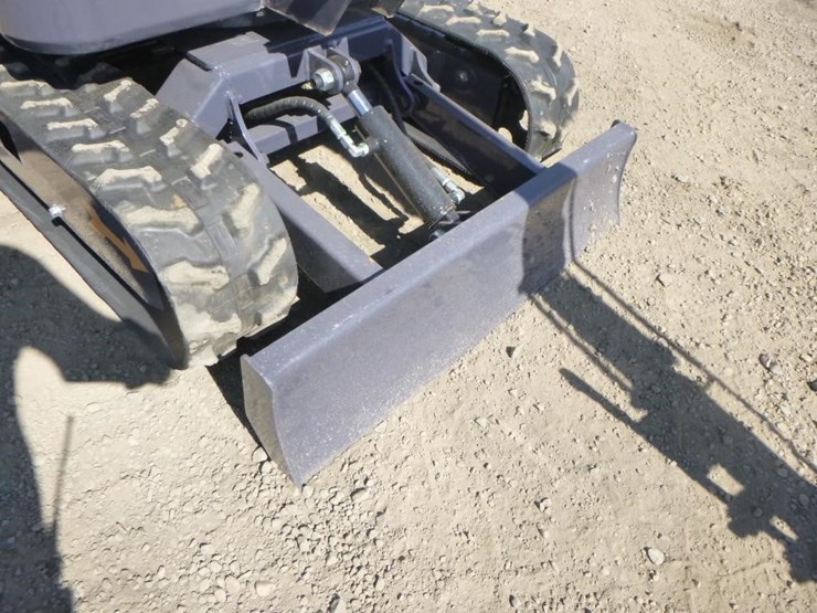2025-agt-mx15rx-hydraulic-excavator-image-15
