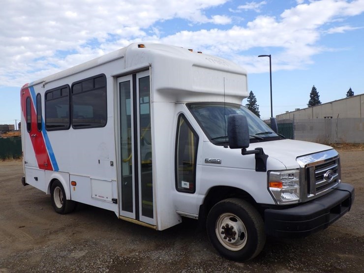2017-ford-e450-image-2