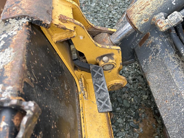 deere-318g-image-13