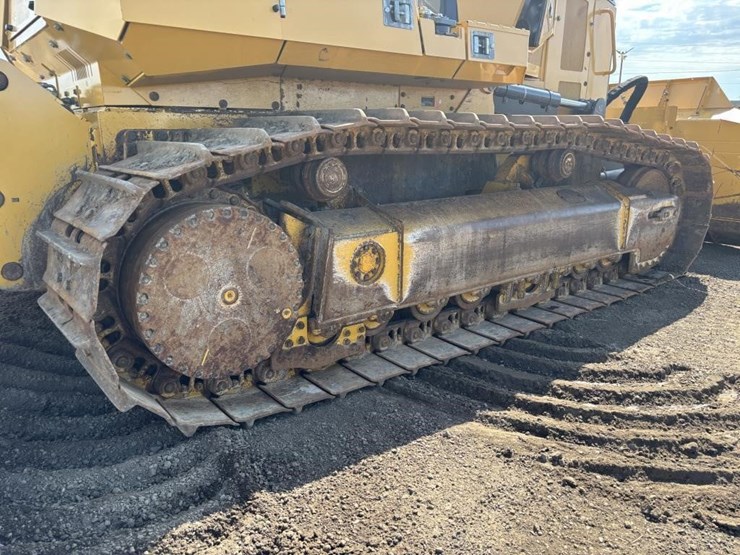 2017-deere-750k-image-27