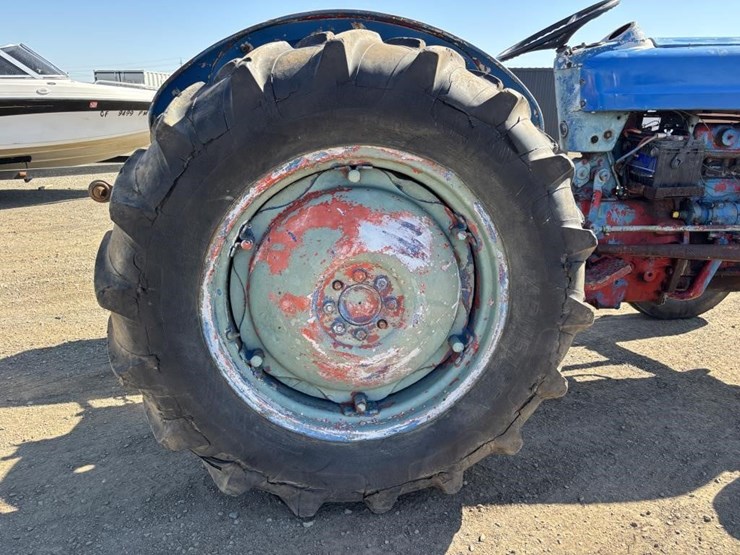 ford-tractor-image-17
