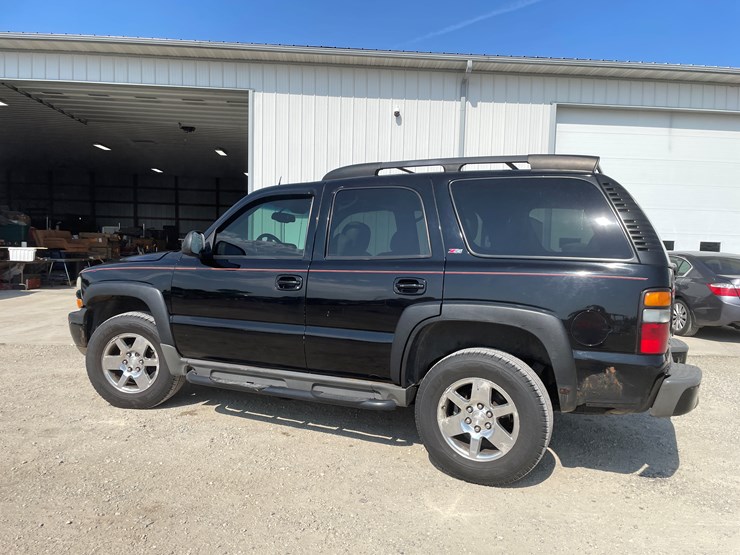 #1020-•-2005-chevy-tahoe-4x4-suv-(has-wi-title)-image-9