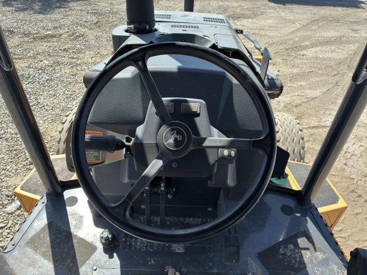 2018-deere-310l-image-22