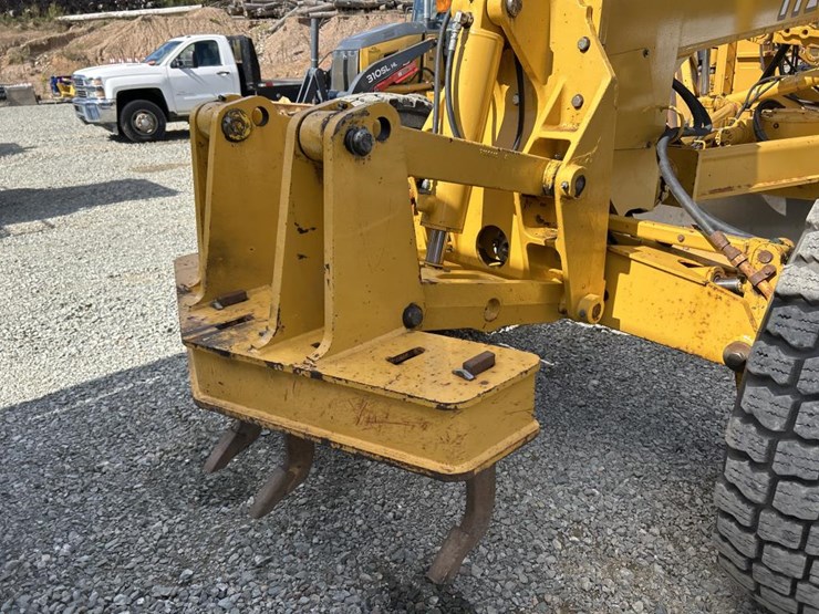 2001-deere-772ch-image-9