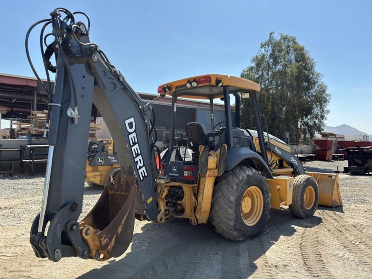 2018-deere-310l-image-3