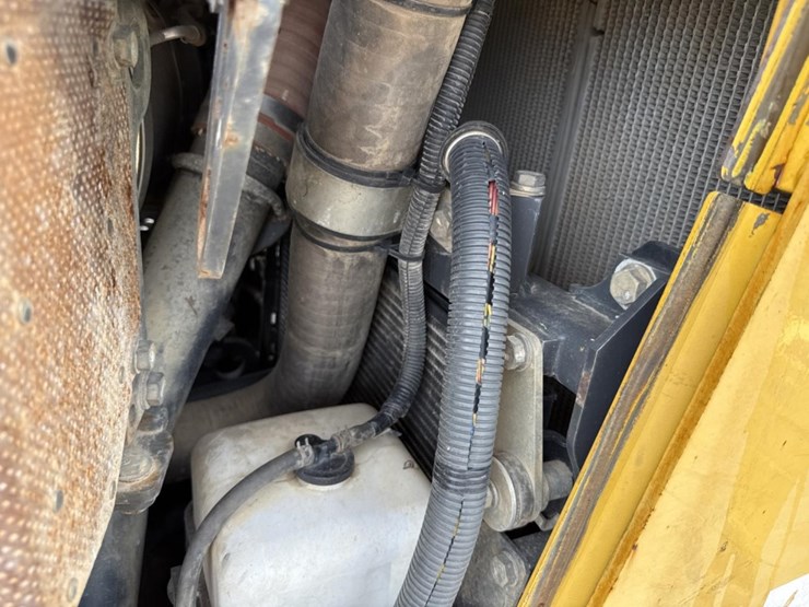 2014-komatsu-d65px-17-image-23