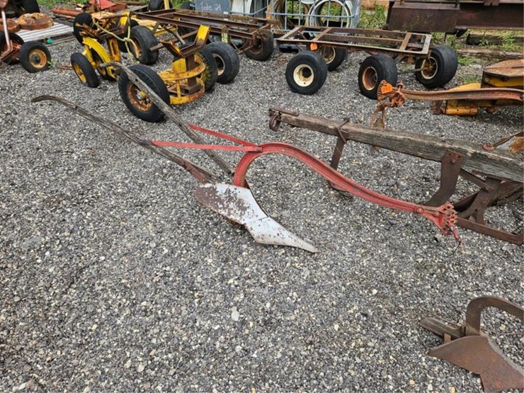 #2063-•-anitique-sub-soil-plow-image-4