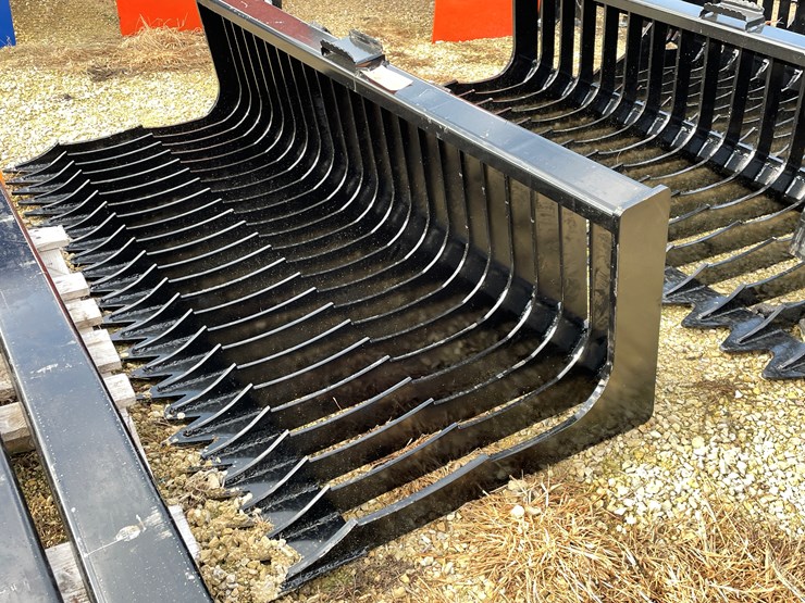 #3011-•-skid-steer-71"-rock-bucket-image-1