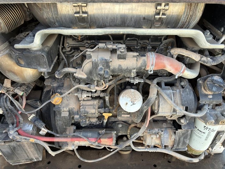 2022-bobcat-t870-image-14