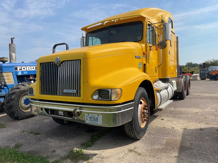 #1003-•-1997-international-semi-tractor-(has-wi-title)-image-1