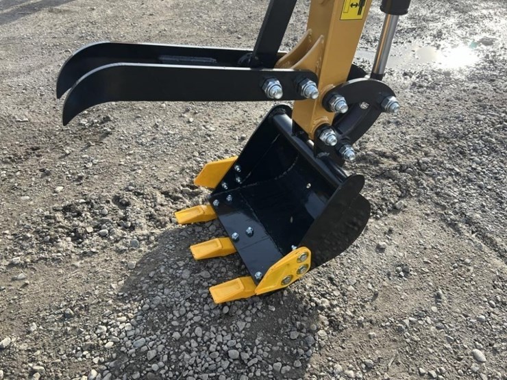 2025-cfg-h15r-mini-hydraulic-excavator-image-10