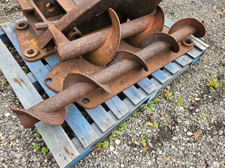 #2071-•-excavator-frost-tooth,-auger-&-plates-image-6