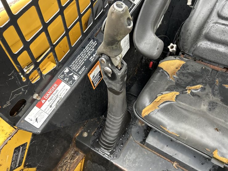 deere-240-image-39