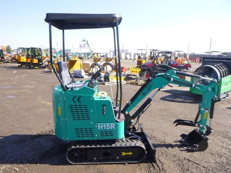 2025-agt-h15r-hydraulic-excavator-image-7