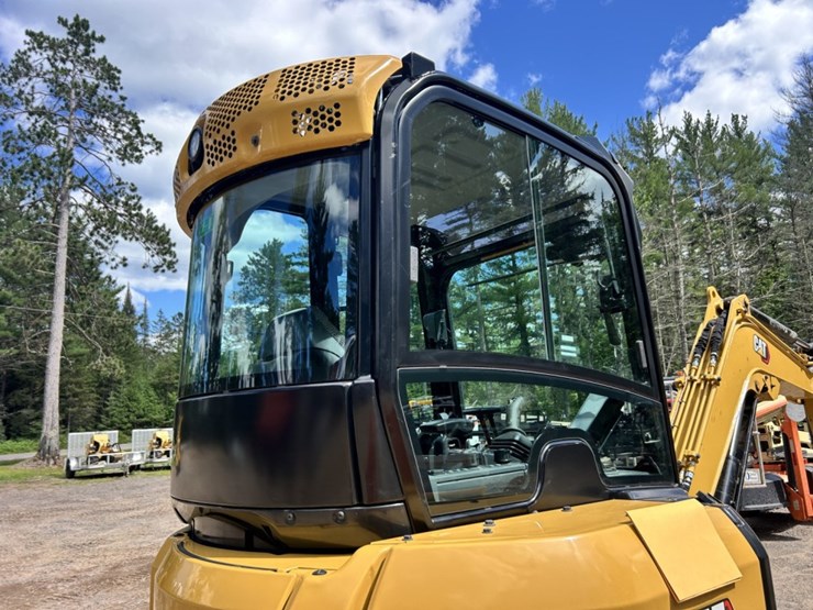 #1034-•-2023-caterpillar-302.7-cr-mini-excavator-image-26