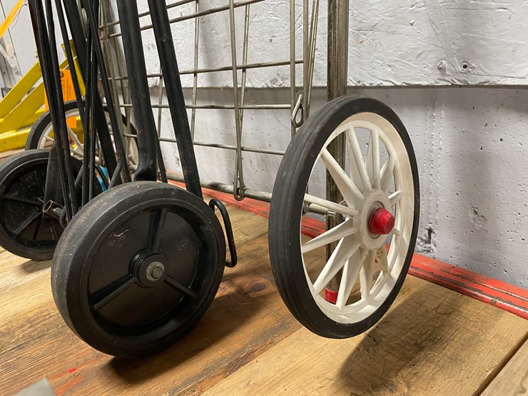 #5519-•-(2)-folding-utility-carts-(cw)-image-6