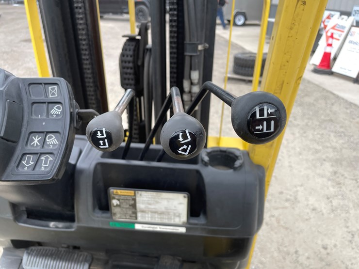 #1036-•-hyster-40-3,750lb-lp-forklift-image-21