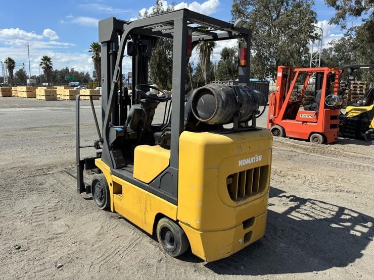2004-komatsu-c30axps-forklift-image-4