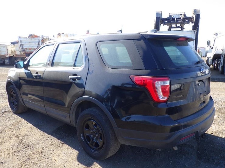 2019-ford-explorer-image-4