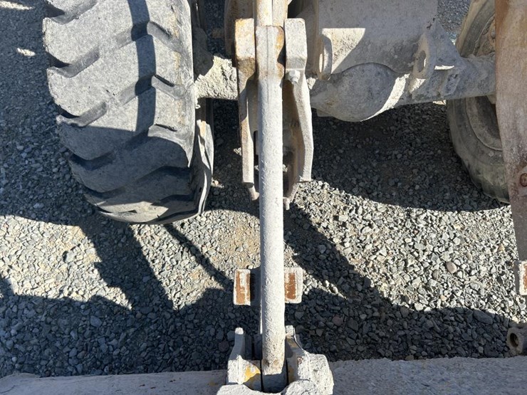 1980-caterpillar-930-image-13