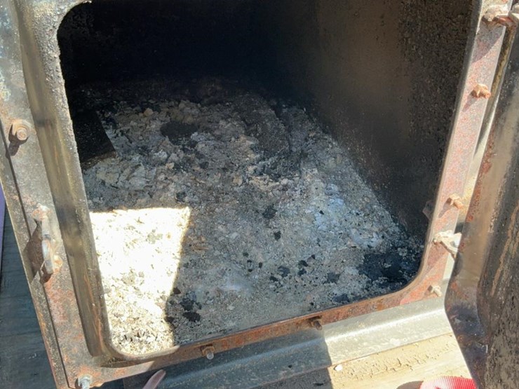 #110-•-bbq-smoker-and-trailer-image-16