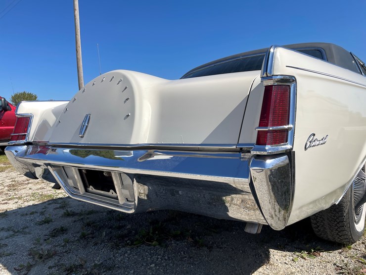 #1022-•-1969-lincoln-continental-mark-iii-image-23
