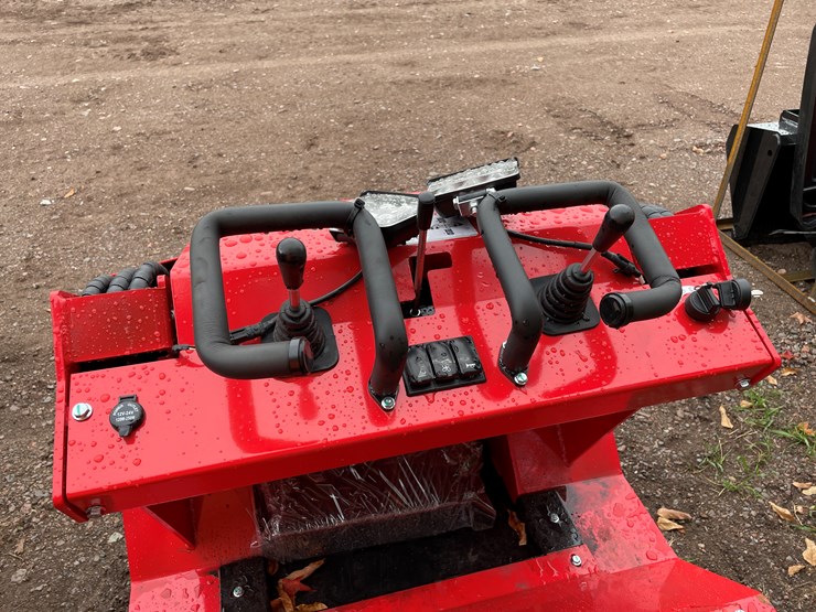 #8167-•-agt-wheel-loader-image-12