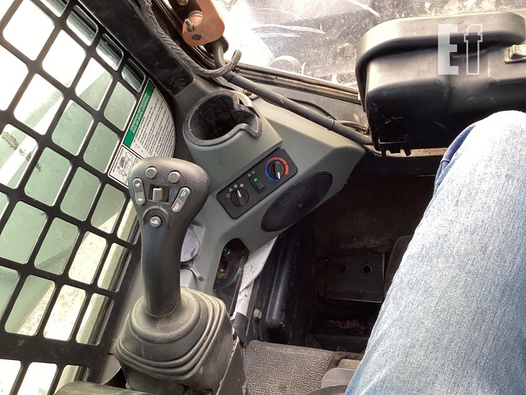 2016-bobcat-t770-image-15