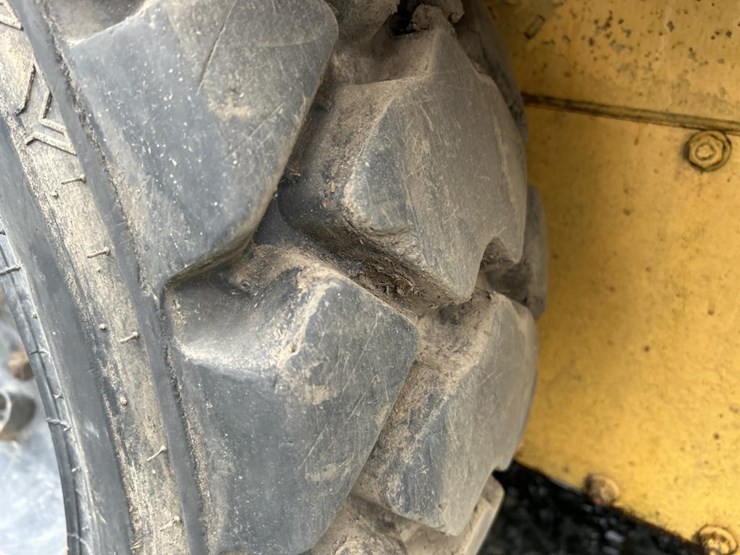deere-240-image-53