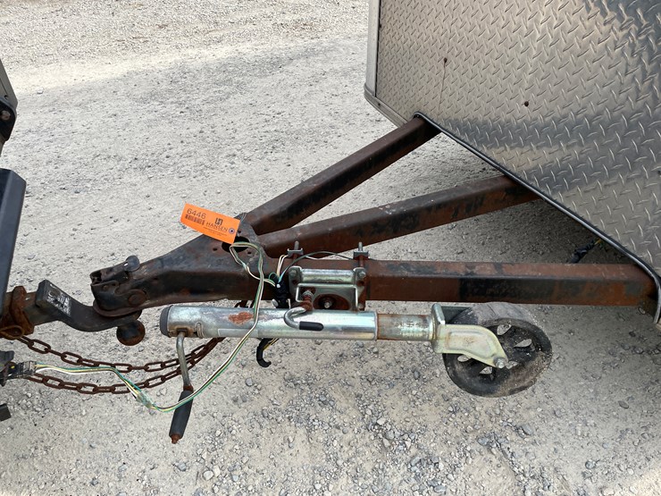 #1028-•-12'-single-axle-enclosed-trailer-(no-title)-image-3